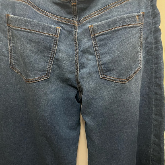 Adi Knit Mid-rise Flare Jeans in Medium Blue Wash by Pilcro - Picture 4 of 11